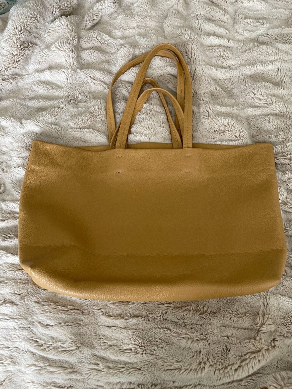 Cuyana Classic Easy Tote - Picture 2 of 11